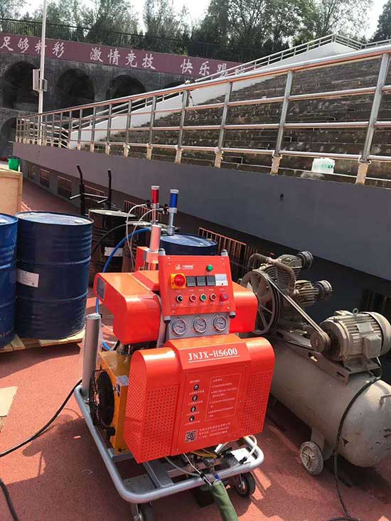 體育場看臺聚脲防水涂料(圖1) 體育場看臺聚脲防水涂料噴涂案例